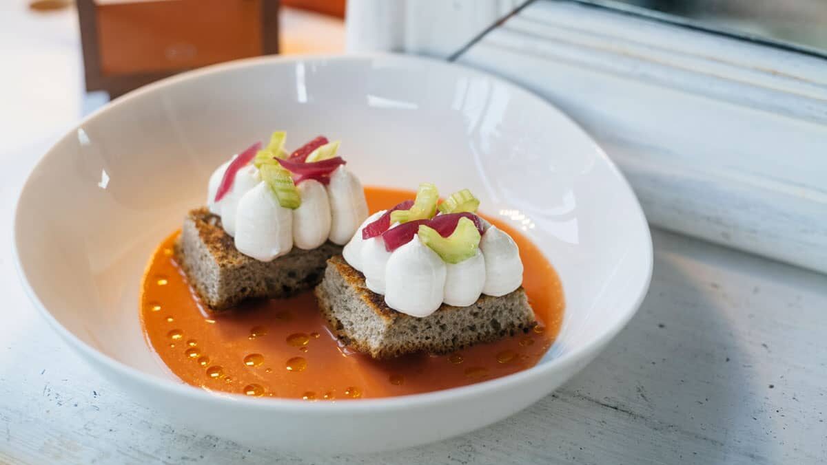 luccio-mantecato-focaccina-grano-gazpacho